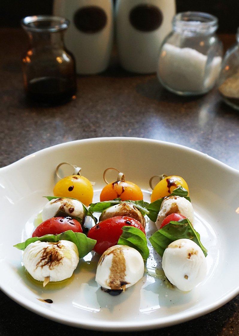 Caprese kabobs: the easiest “fancy” appetizer ever – Bijoux & Bits