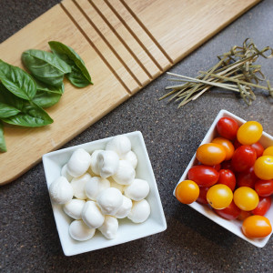 Caprese kabobs recipe from @bijouxandbits