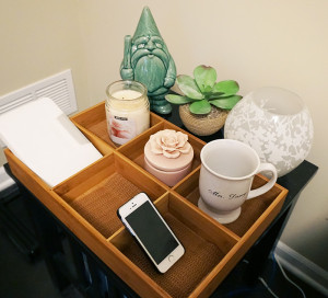 Bedside tray hack from @bijouxandbits