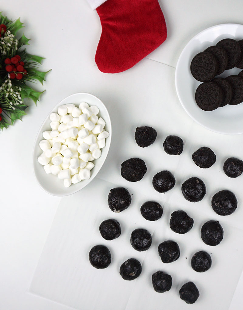 Cookies & cream “lumps of coal” from @bijouxandbits | Bijoux & Bits