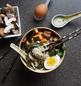 Miso ramen with tofu from @bijouxandbits #ramen #asian