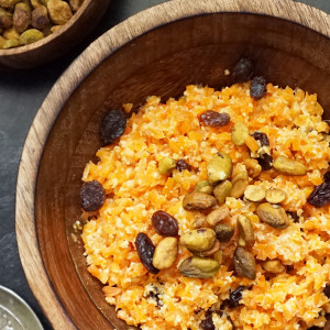 Vegan carrot halwa recipe from @bijouxandbits #indian #halwa #vegan