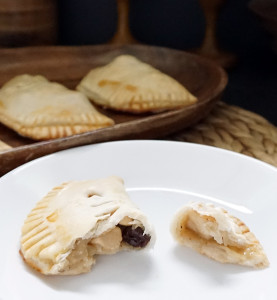 Rustic honeyed chicken hand pies from @bijouxandbits #gameofthrones #recipe