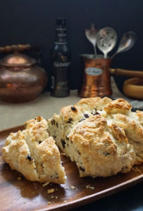 Irish soda bread recipe from @bijouxandbits #irish #sodabread #stpatricksday