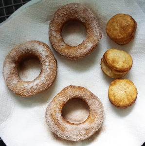 Puff pastry cronuts from @bijouxandbits