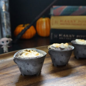 Cauldron cakes with Felix Felicis filling